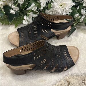 New Joseph seibel sandals